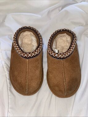 UGG Chestnut Brown Shearling-Lined Mule Slippers